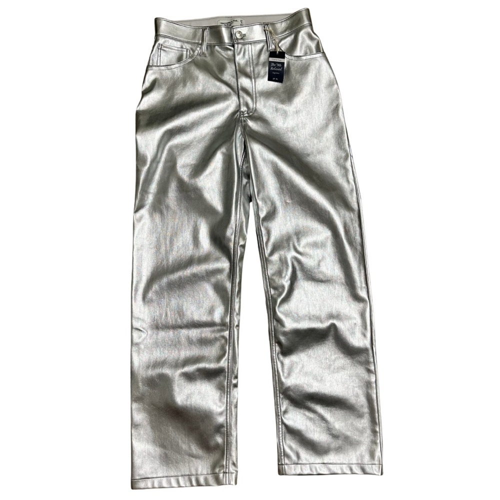 Abercrombie & Fitch 90s Relaxed High Rise Curve Love Silver 4 Short 27 Glam NWT